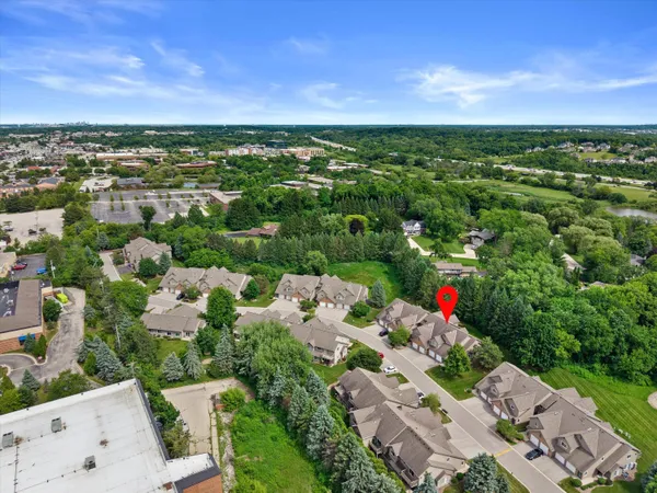 $309,900 | 18575 Brookfield Lake Drive, Unit 62, Brookfield, WI 53045