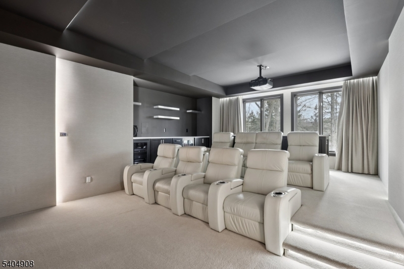 20 Mt Pleasant Road Morristown, NJ 07960 - Photo 2 of 48 a living room with furniture