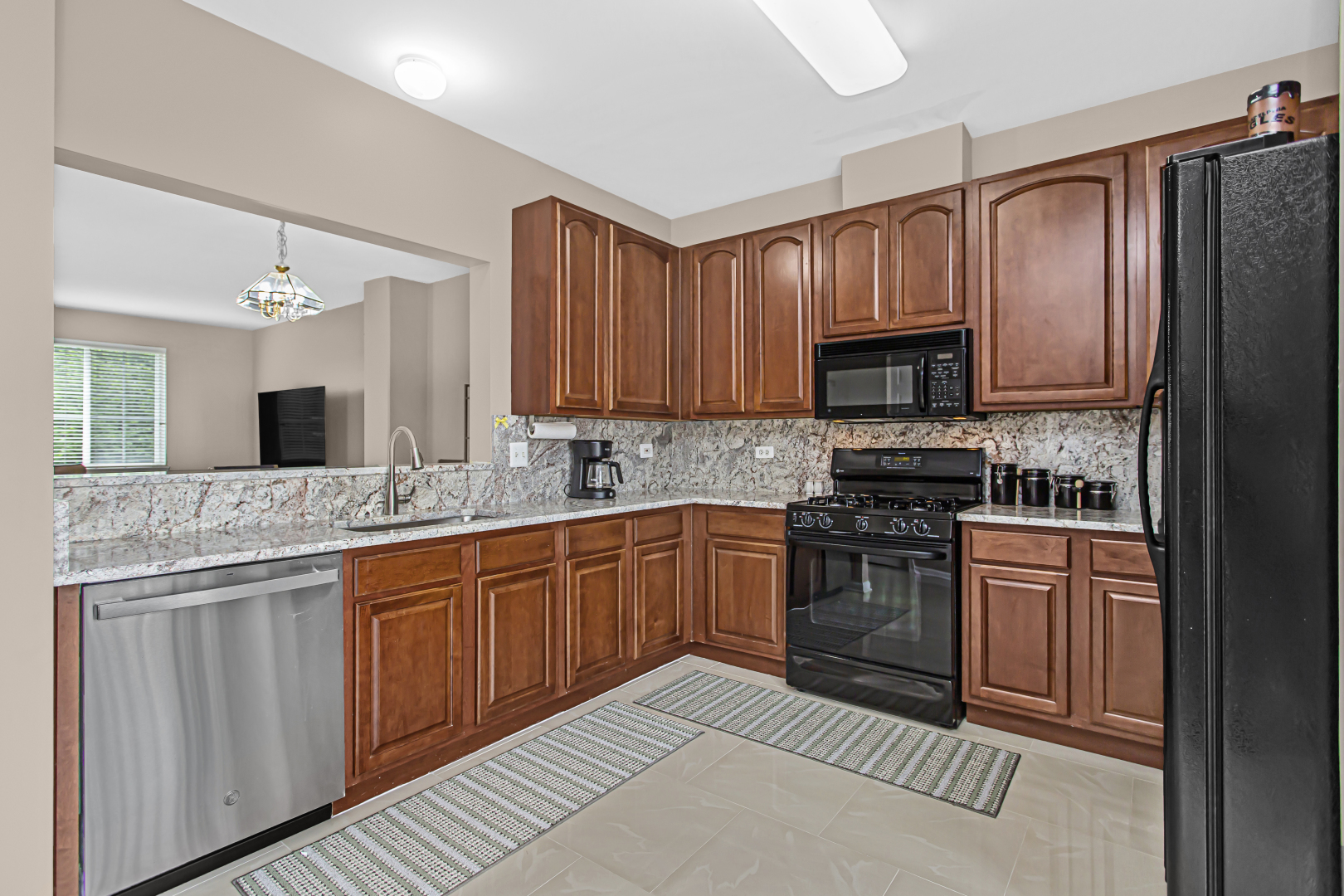 2129 West Concord Lane Addison, IL 60101 - Photo 6 of 34