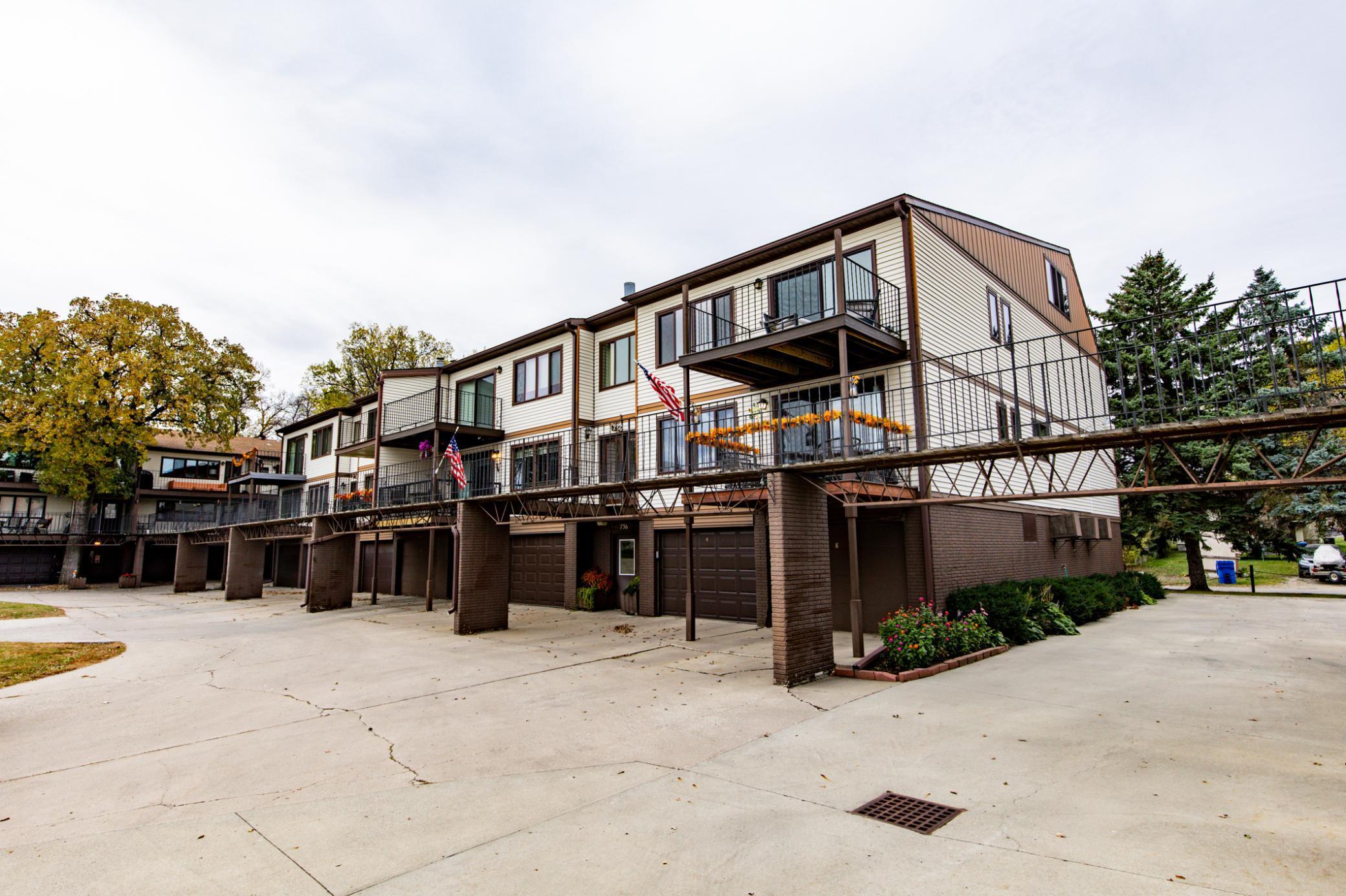 730 Elm Street North, Unit B1 Fargo, ND 58102 - Photo 3 of 51