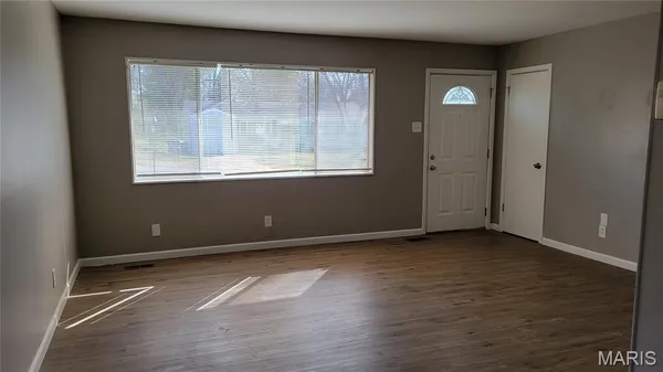 $1,500 | 227 Meadowcrest Drive, Ferguson, MO 63135