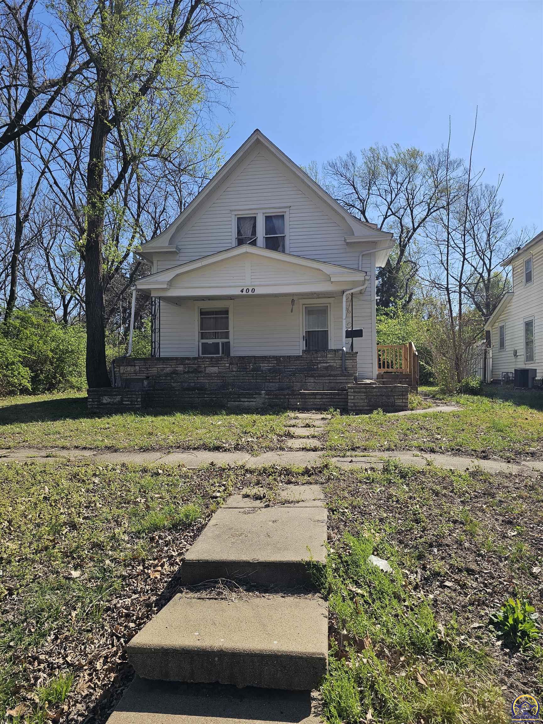 400 Southwest Orchard Street Topeka, KS 66606 - Photo 1 of 7
