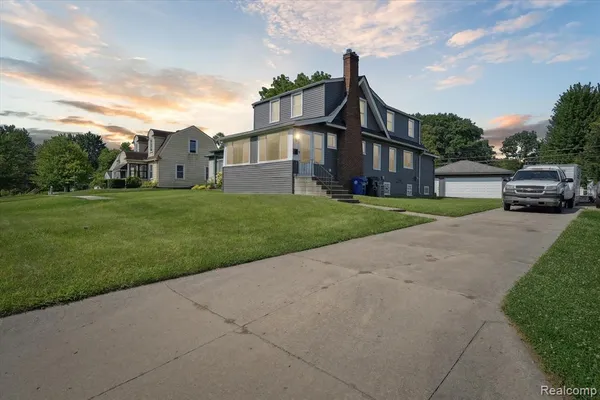 $234,900 | 18849 Delaware Avenue, Redford, MI 48240