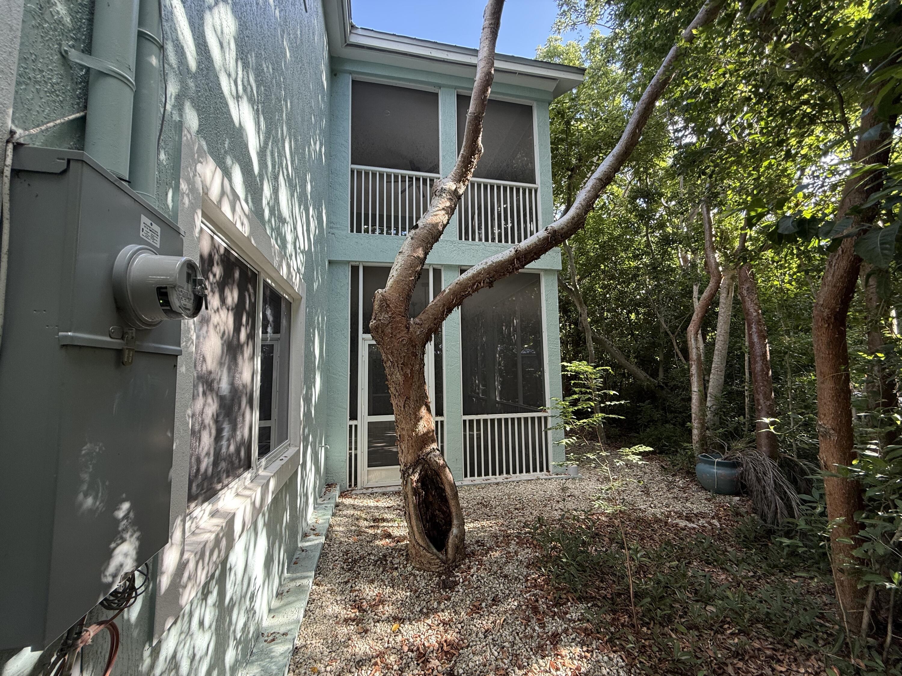 809 Miramar Drive Key Largo, FL 33037 - Photo 5 of 21 IMG_5223