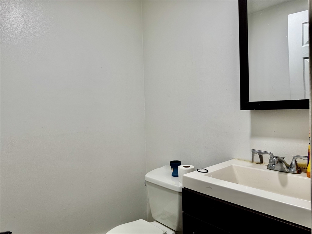 88 Washburn Street Springfield, MA 01107 - Photo 17 of 21 Gallery Image 17