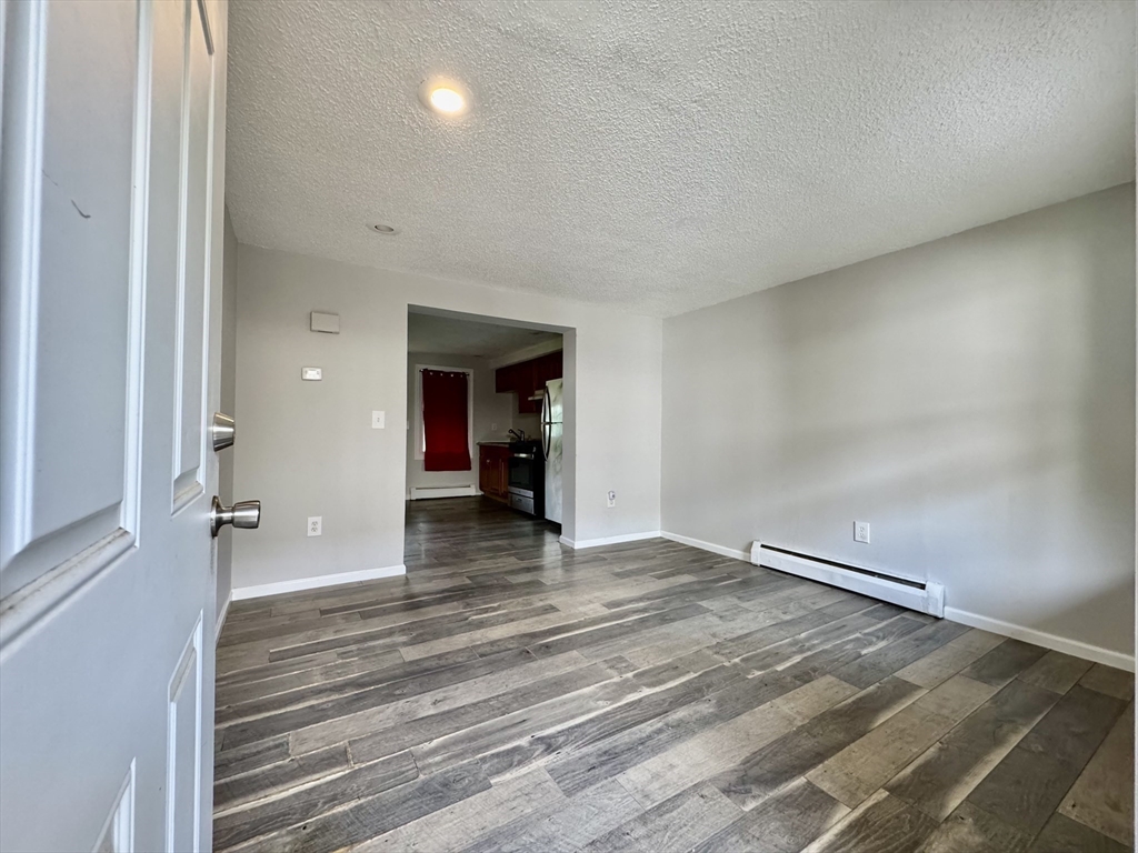 88 Washburn Street Springfield, MA 01107 - Photo 4 of 21 Gallery Image 4