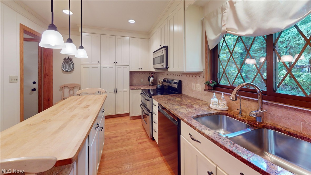 134 North Revere Road Akron, OH 44333 - Photo 15 of 46