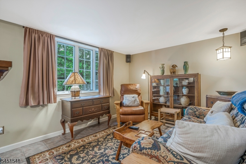 173 Hillcrest Road Watchung, NJ 07069 - Photo 14 of 39 Gallery Image 14
