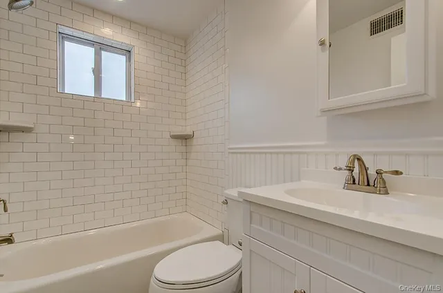 $3,500 | 22 1st Street, Unit 1, Glen Cove, NY 11542