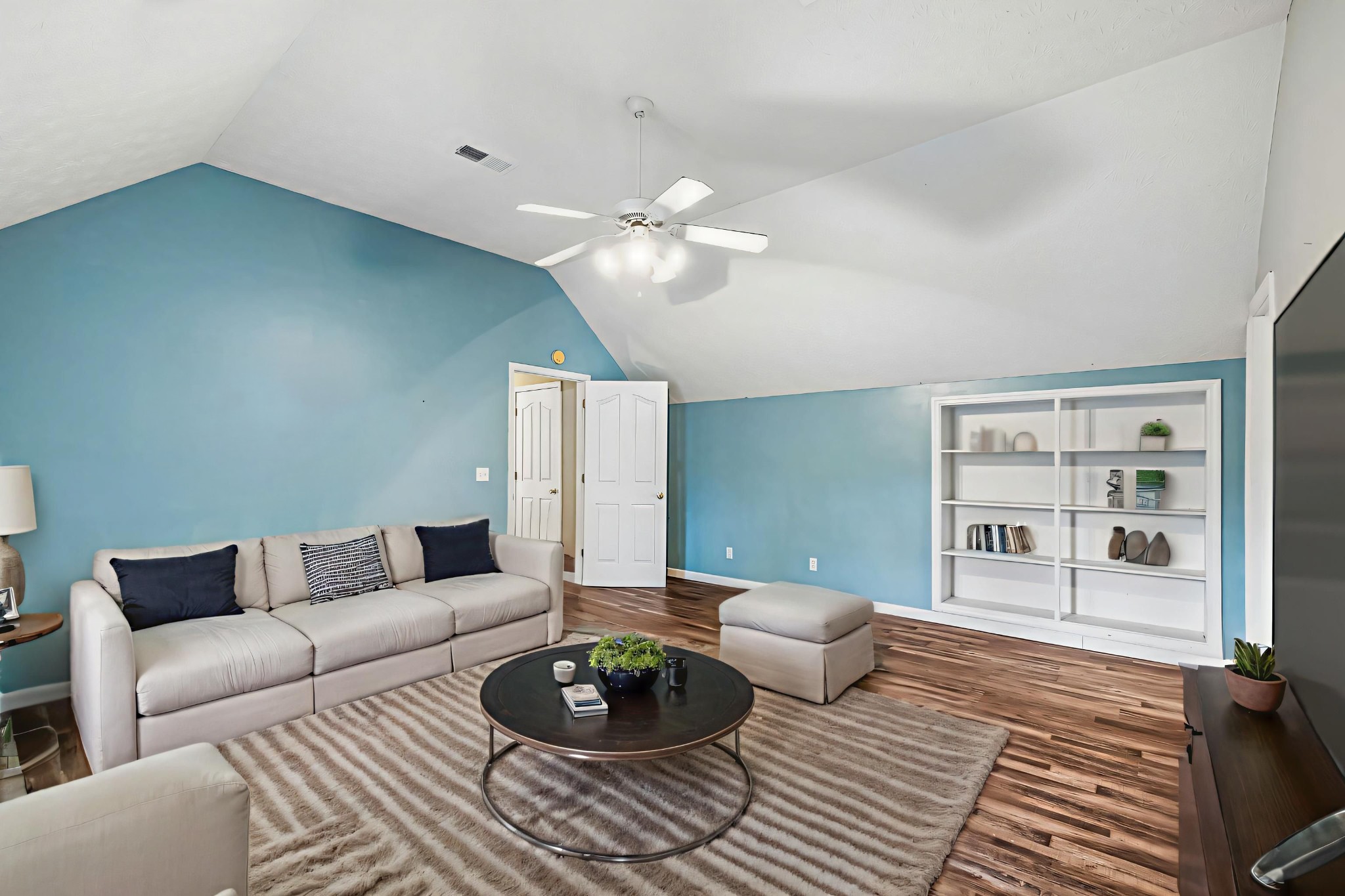 3516 Laurel Court Murfreesboro, TN 37129 - Photo 29 of 65 a living room with furniture and a table