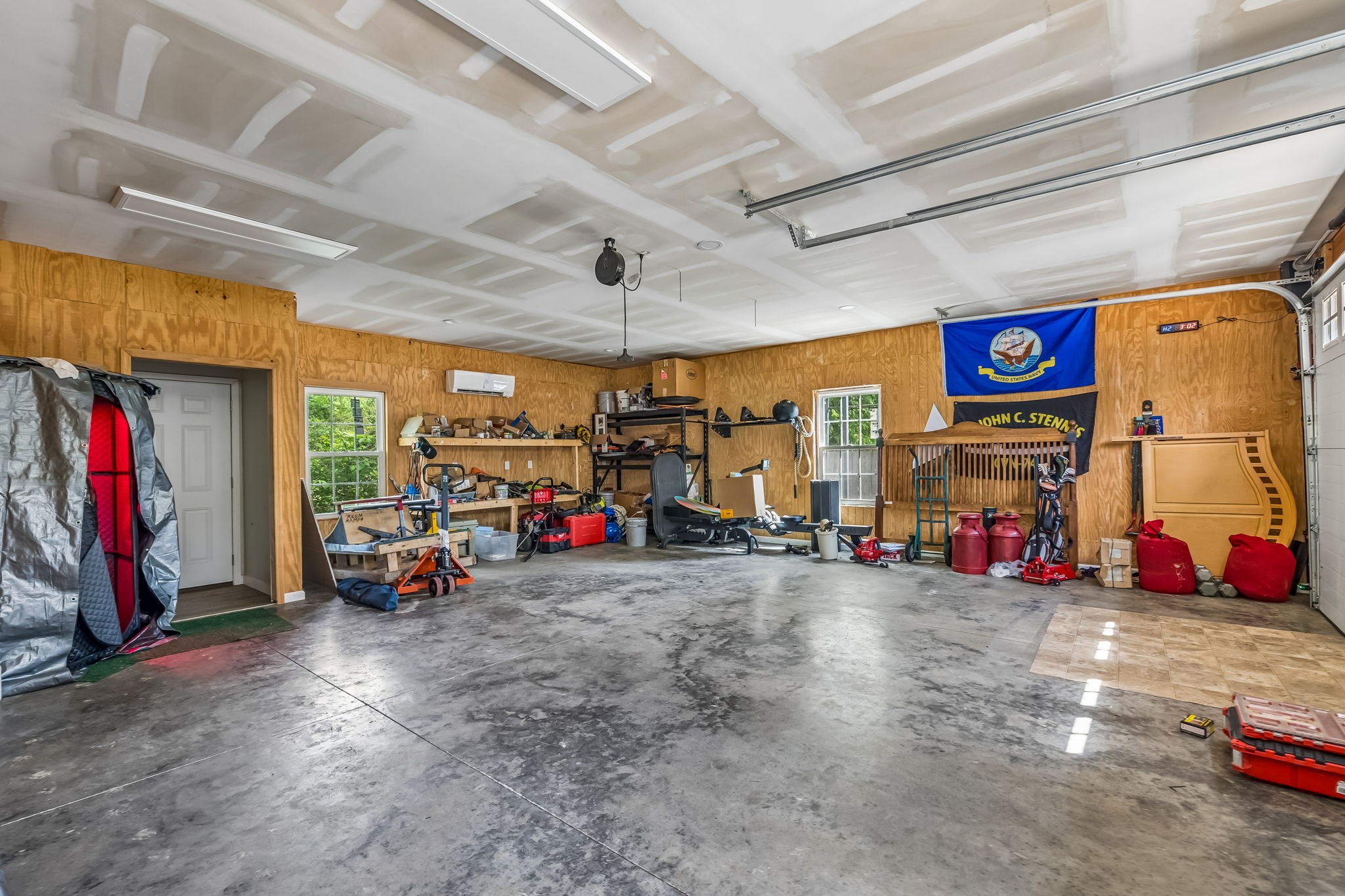 3516 Laurel Court Murfreesboro, TN 37129 - Photo 53 of 65 a view of a garage with traffic signal