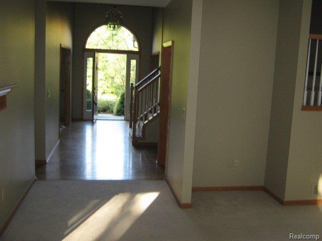 4201 Calumet Drive Rochester, MI 48306 - Photo 3 of 19 Entry