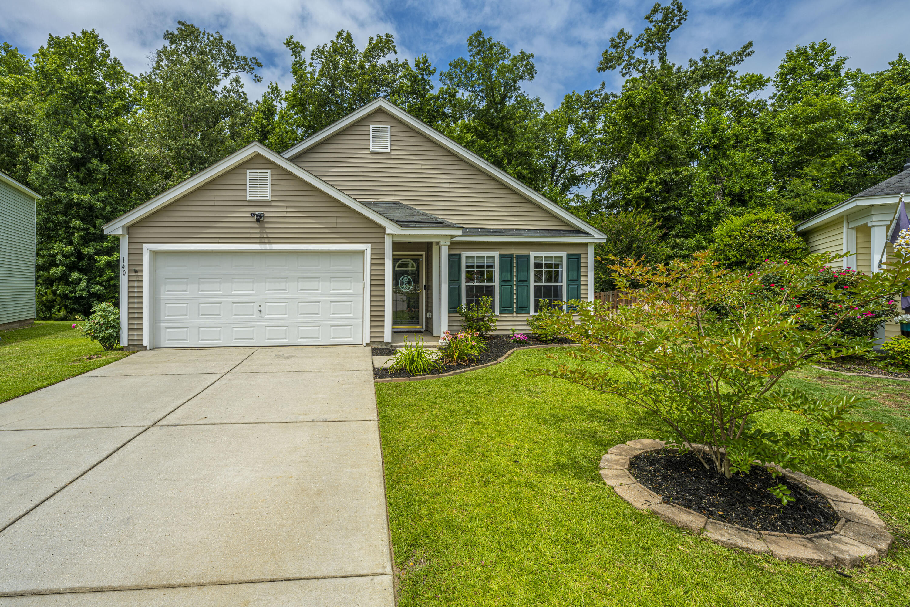 140 Avalon Road Summerville, SC 29483 - Photo 1 of 30 DSC_3238