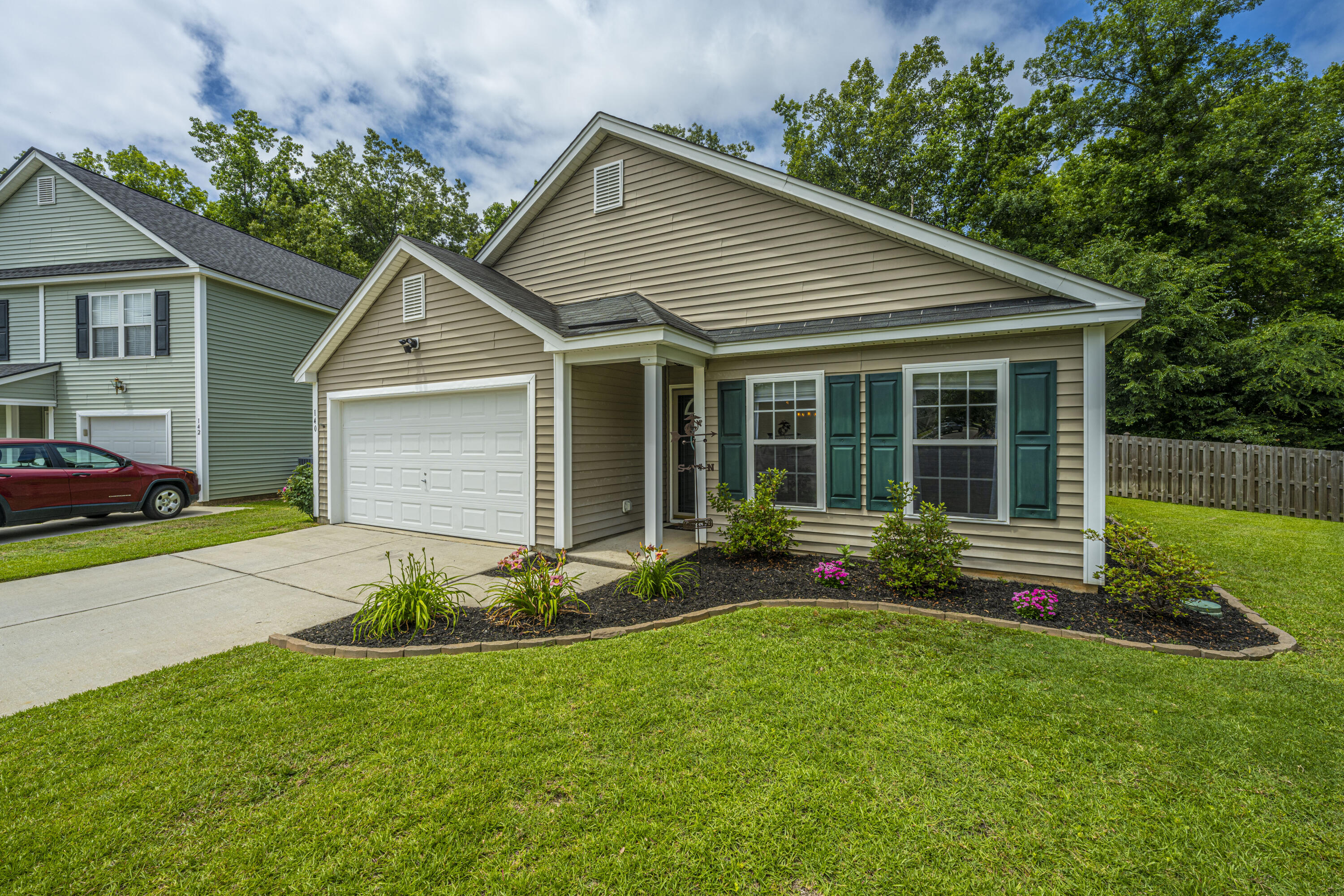 140 Avalon Road Summerville, SC 29483 - Photo 6 of 30 DSC_3241