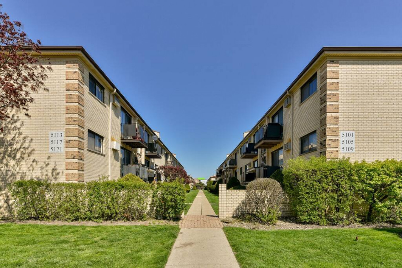5113 North East River Road, Unit 1K Chicago, IL 60656 - Photo 2 of 13