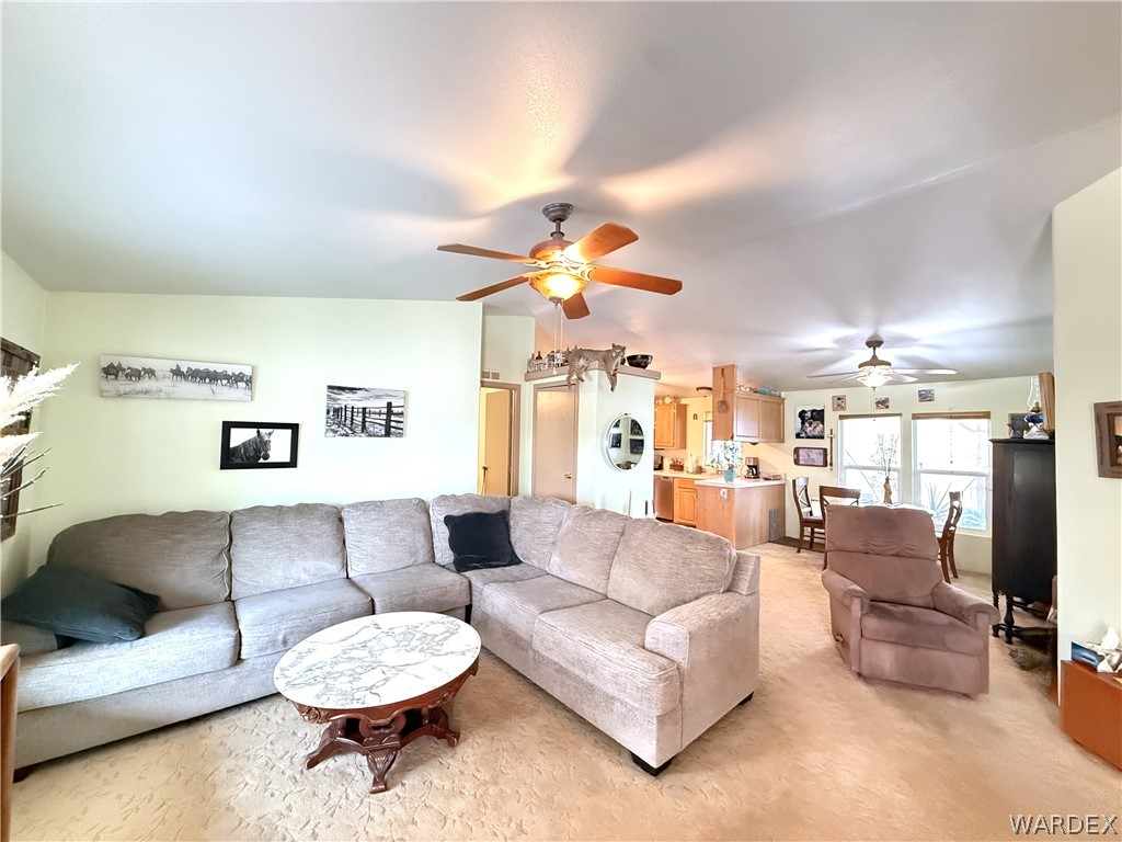 3661 Gila Road Golden Valley, AZ 86413 - Photo 12 of 39 Living Room