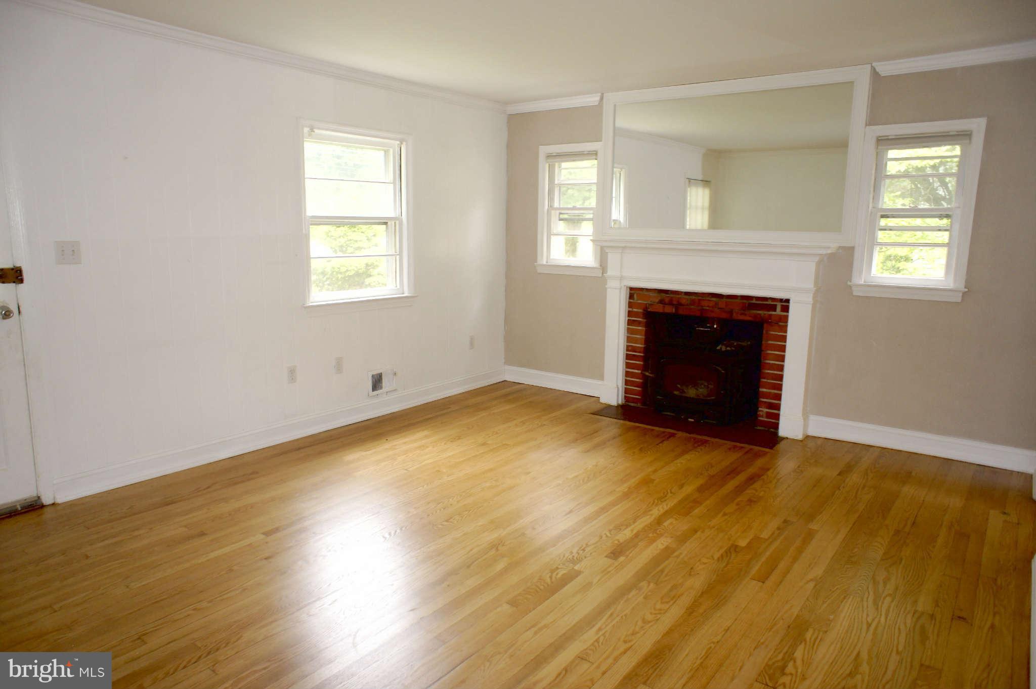 16808 Brogden Road Spencerville, MD 20868 - Photo 2 of 21 Living Room