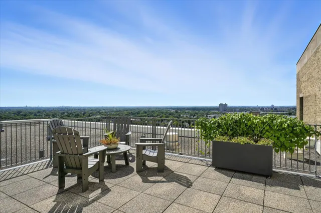 $179,000 | 2929 Chicago Avenue, Unit 1120, Minneapolis, MN 55407