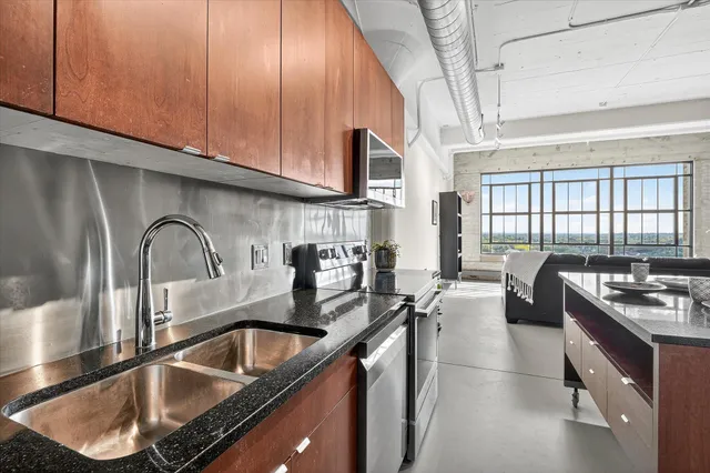 $179,000 | 2929 Chicago Avenue, Unit 1120, Minneapolis, MN 55407