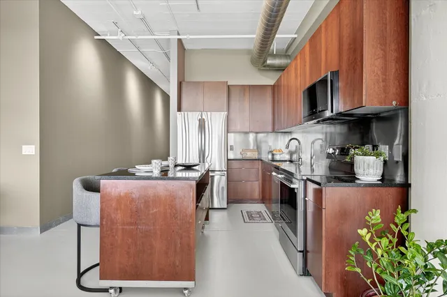 $179,000 | 2929 Chicago Avenue, Unit 1120, Minneapolis, MN 55407