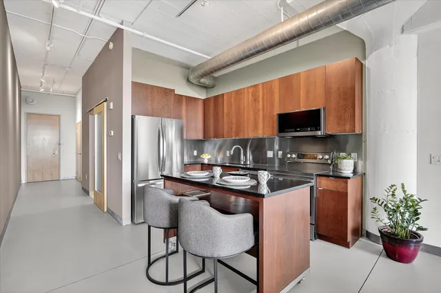 $179,000 | 2929 Chicago Avenue, Unit 1120, Minneapolis, MN 55407