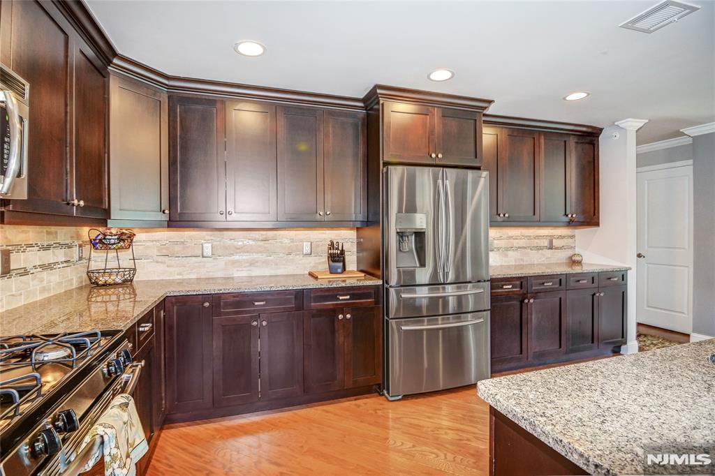 2102 Freeman Way, Unit 2102 Allendale, NJ 07401 - Photo 12 of 26