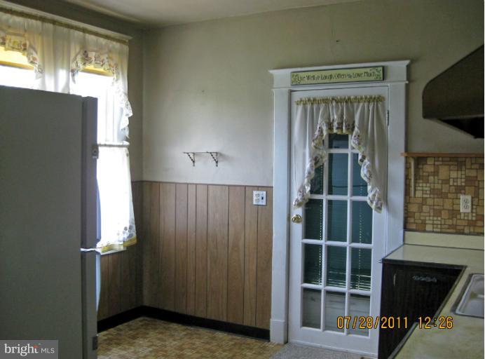 512 Back River Neck Road Essex, MD 21221 - Photo 14 of 28 Kitchen