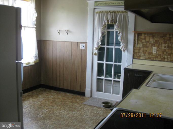 512 Back River Neck Road Essex, MD 21221 - Photo 15 of 28 Kitchen