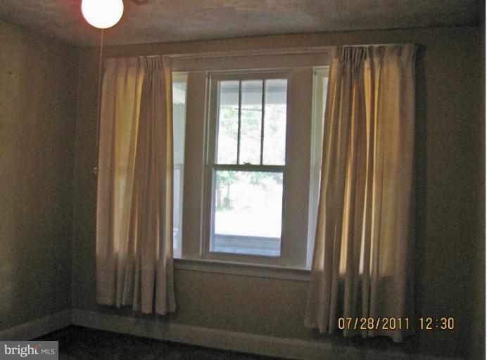 512 Back River Neck Road Essex, MD 21221 - Photo 21 of 28 Bedroom (Master)