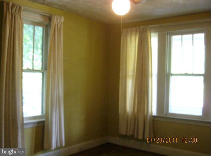 512 Back River Neck Road Essex, MD 21221 - Photo 10 of 28 Bedroom (Master)