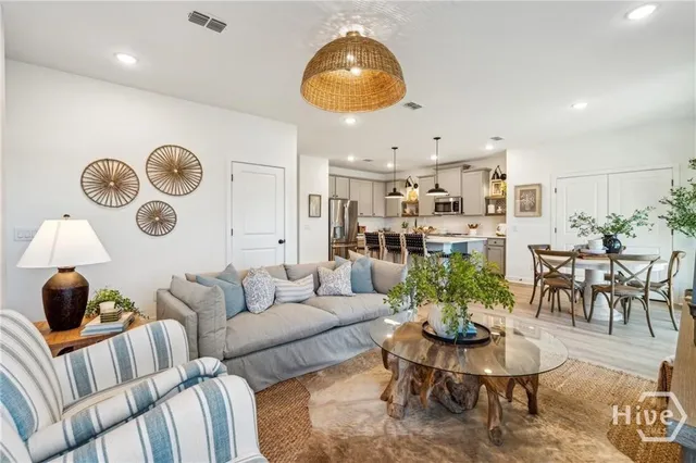 $404,900 | 304 Kingswood Circle, Savannah, GA 31302