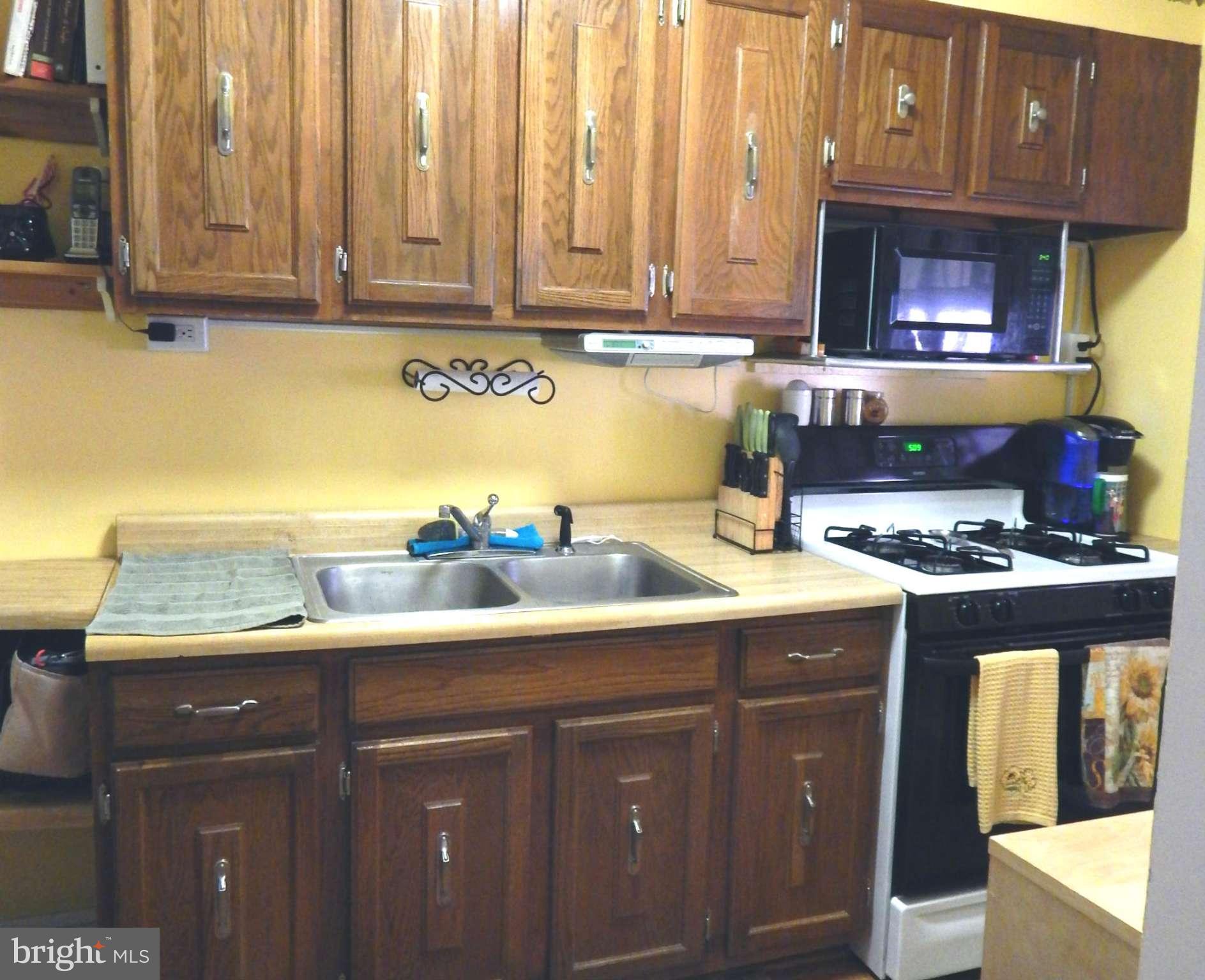 725 Middlesex Road Baltimore, MD 21221 - Photo 4 of 23 Kitchen