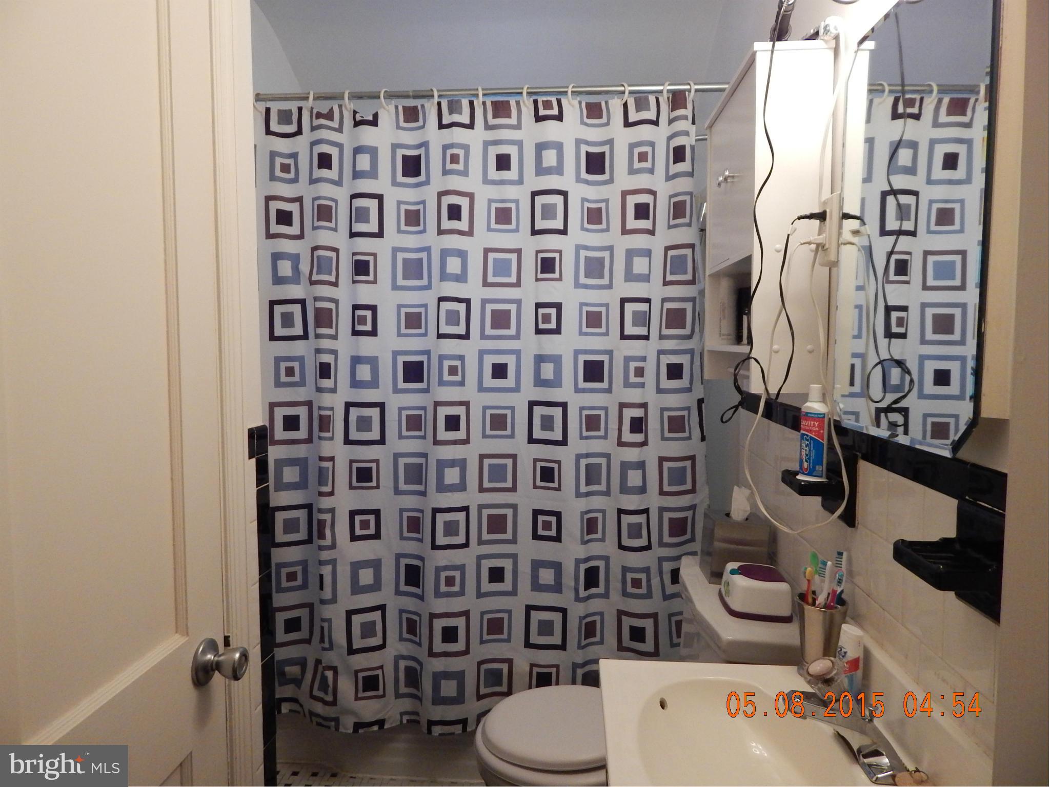 725 Middlesex Road Baltimore, MD 21221 - Photo 10 of 23 Bath
