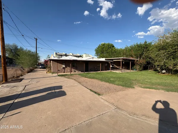 a front view of house with yard