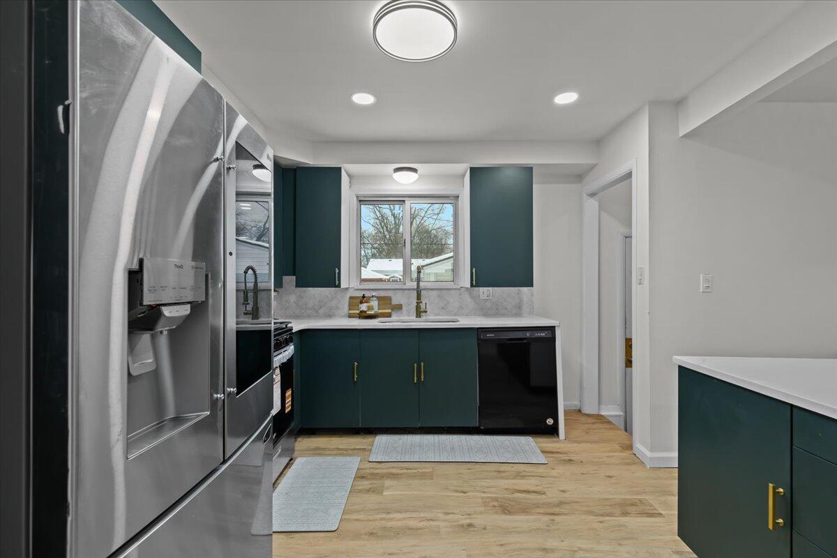 9010 Leverne Redford, MI 48239 - Photo 12 of 33 12-9010 Leverne