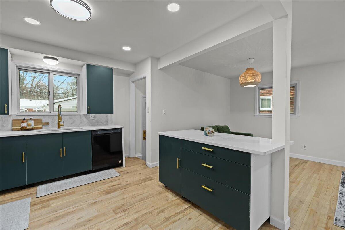 9010 Leverne Redford, MI 48239 - Photo 13 of 33 13-9010 Leverne