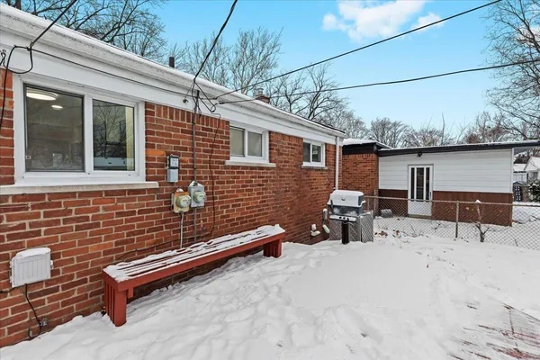 $254,995 | 9010 Leverne, Redford, MI 48239