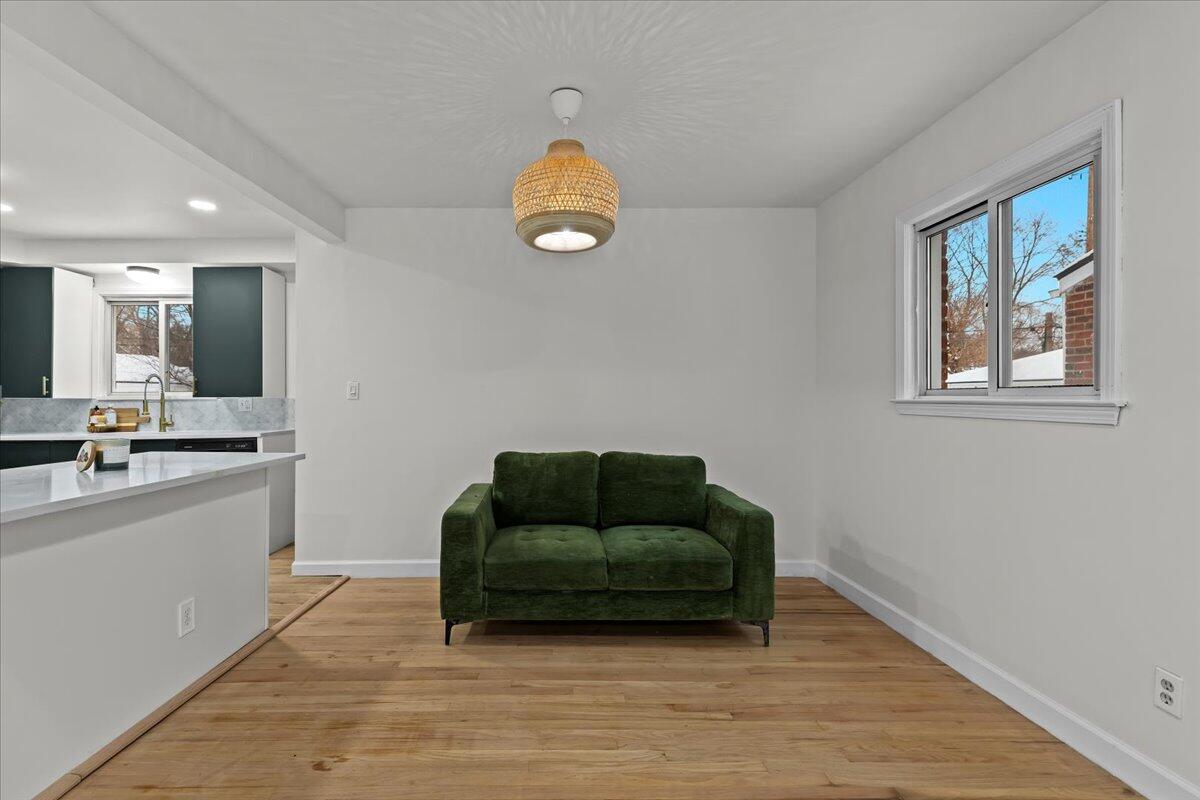 9010 Leverne Redford, MI 48239 - Photo 7 of 33 07-9010 Leverne