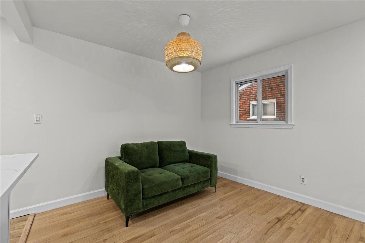 9010 Leverne Redford, MI 48239 - Photo 8 of 33 08-9010 Leverne