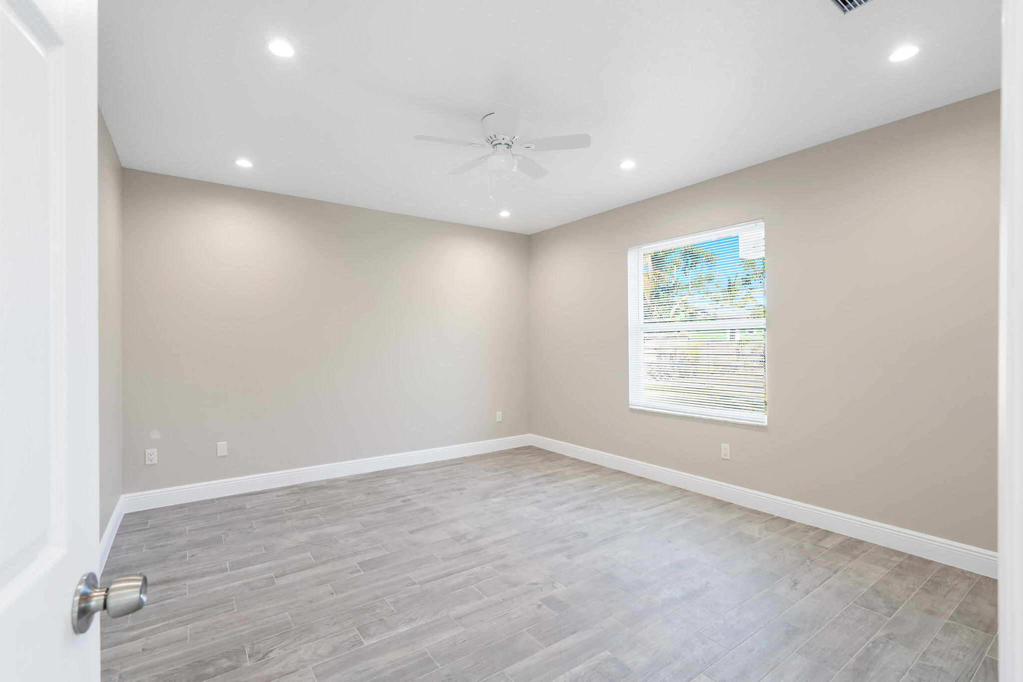 1516 West 37th Street Riviera Beach, FL 33404 - Photo 19 of 30 dsc04175