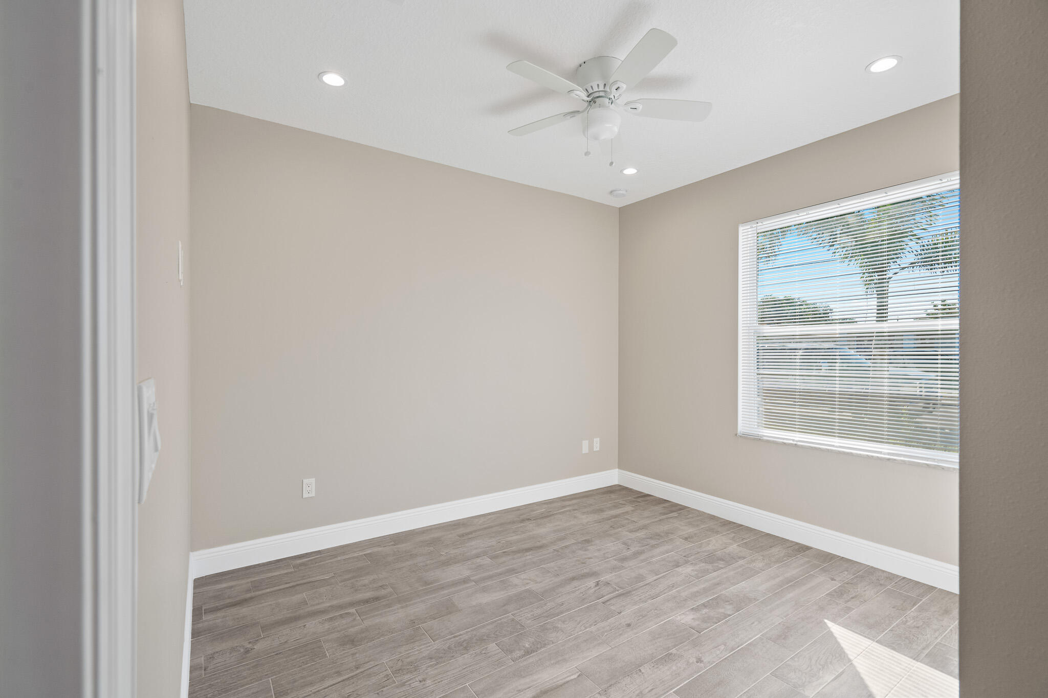 1516 West 37th Street Riviera Beach, FL 33404 - Photo 9 of 30 dsc04095