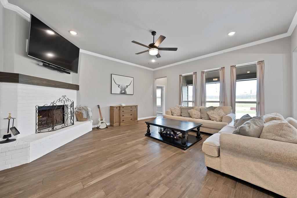7440 Briar Road Azle, TX 76020 - Photo 3 of 39
