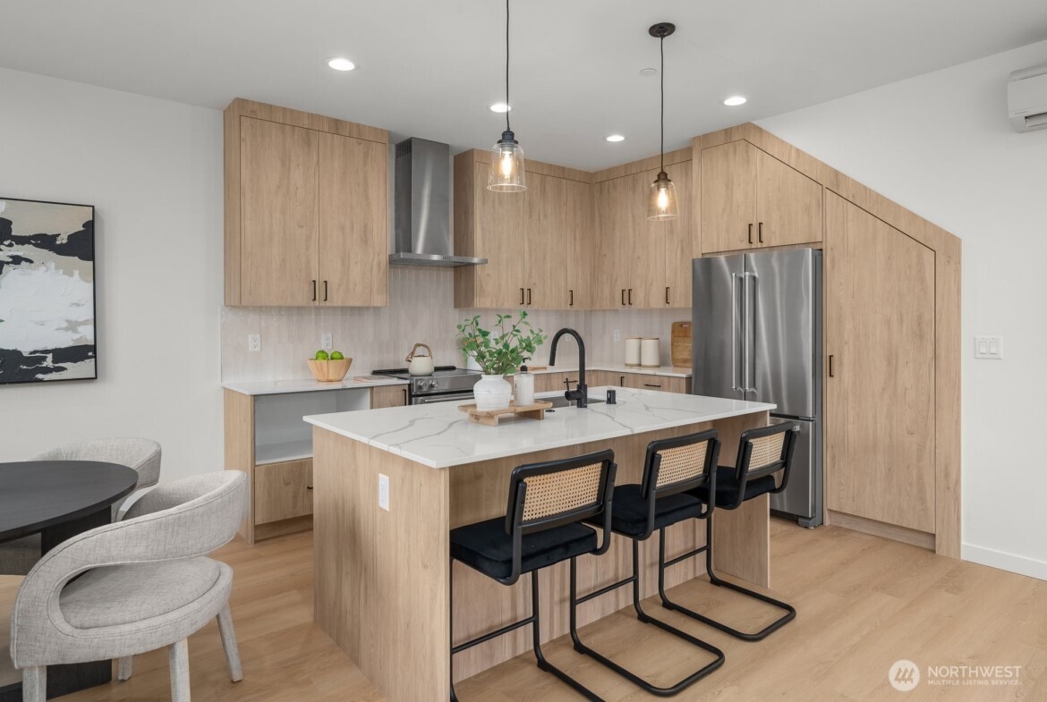 5822 Lowell Larimer Road, Unit B Everett, WA 98208 - Photo 4 of 33