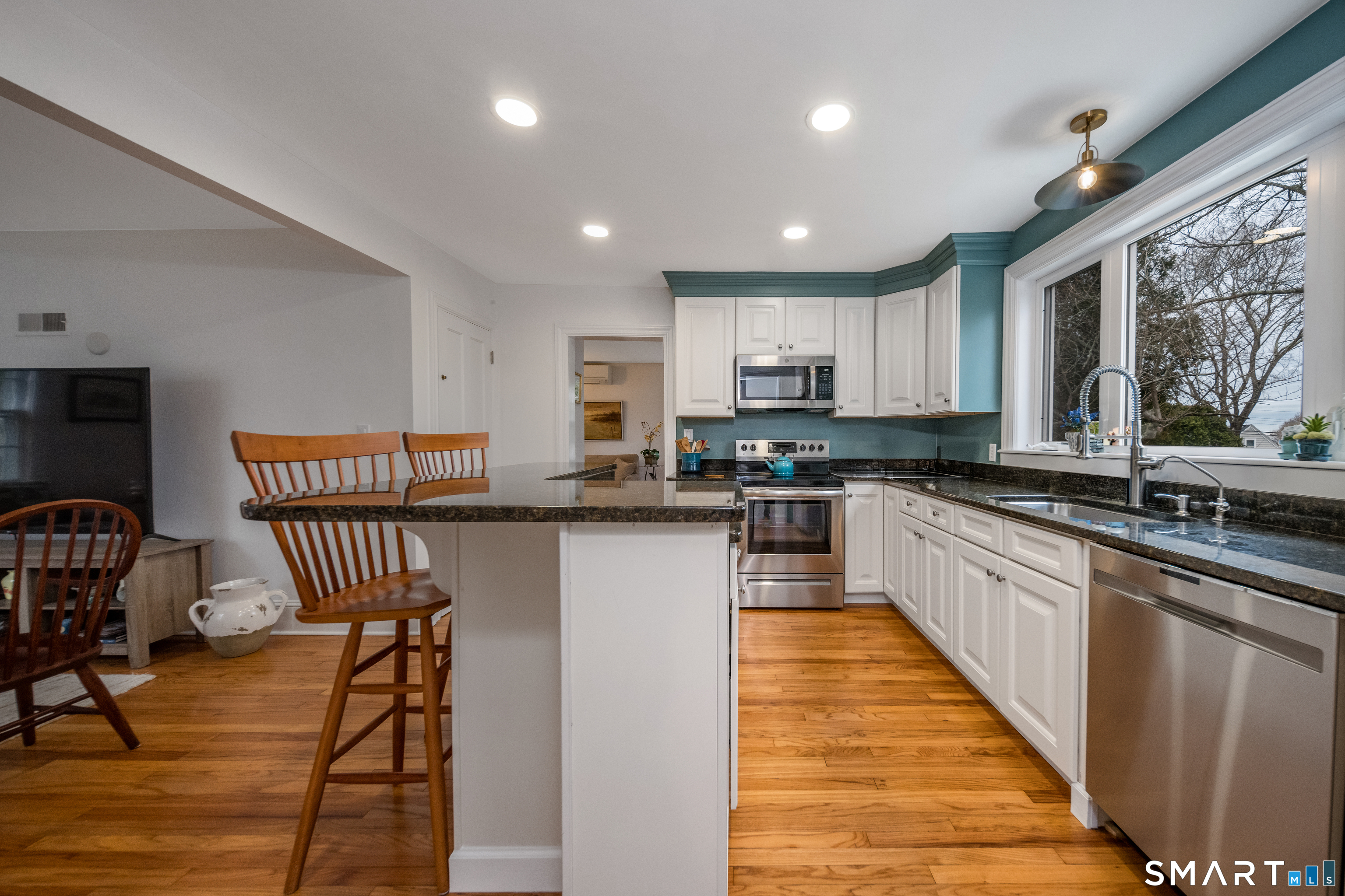 99 Bay View Avenue Groton, CT 06355 - Photo 15 of 70
