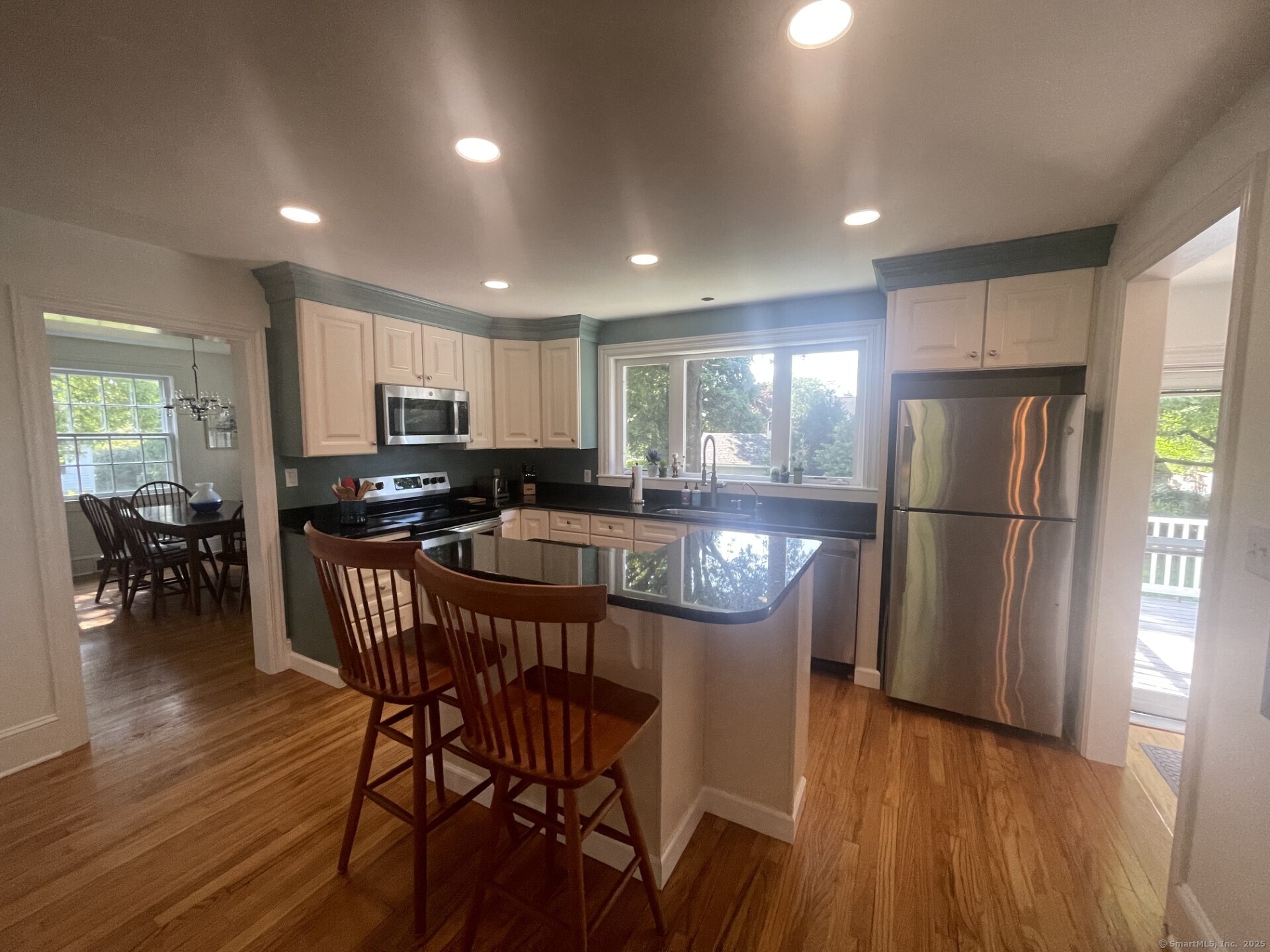 99 Bay View Avenue Groton, CT 06355 - Photo 8 of 34