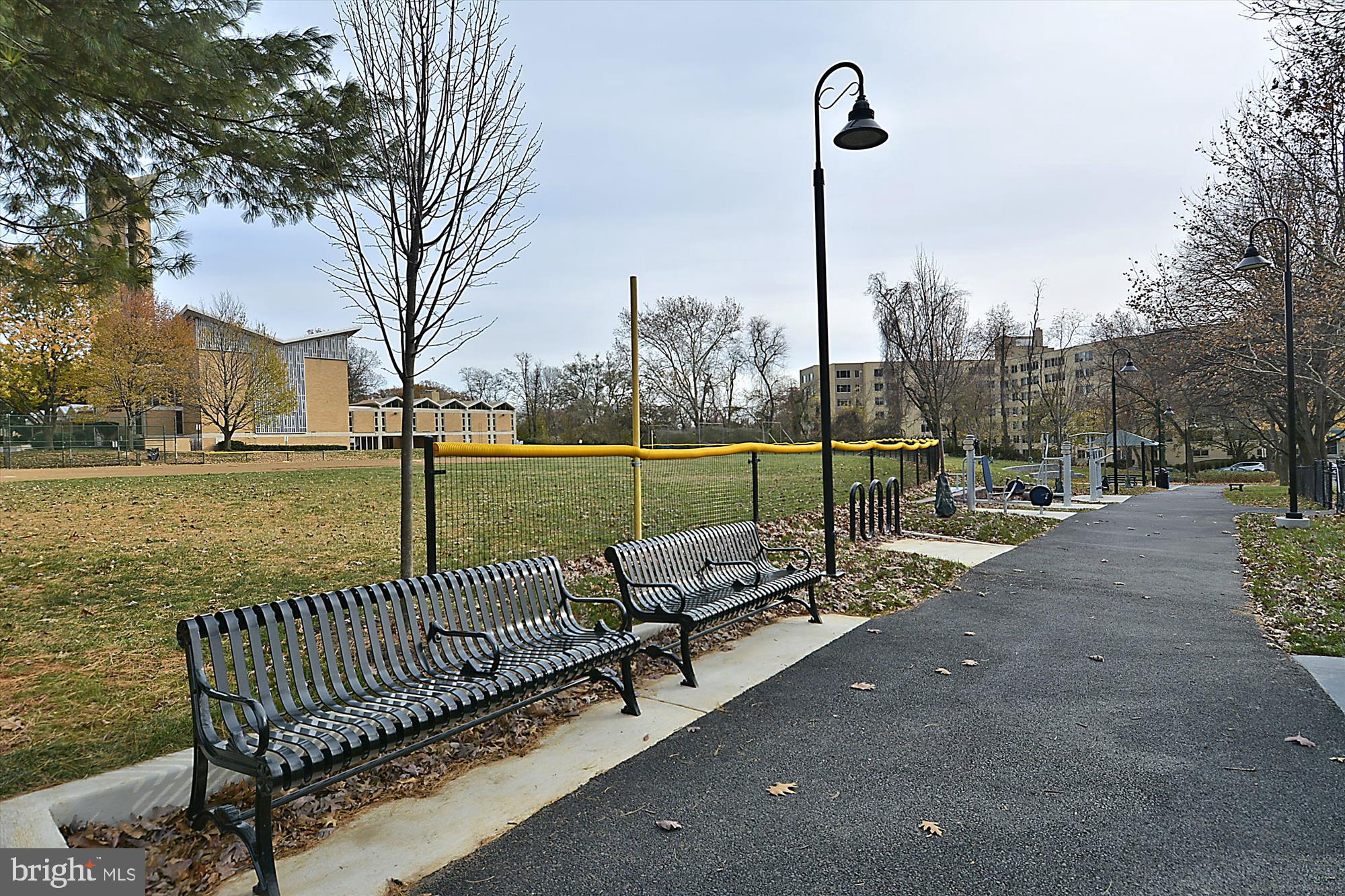3601 Wisconsin Avenue Northwest, Unit 111 Washington, DC 20016 - Photo 47 of 82 a view of a city with tall trees