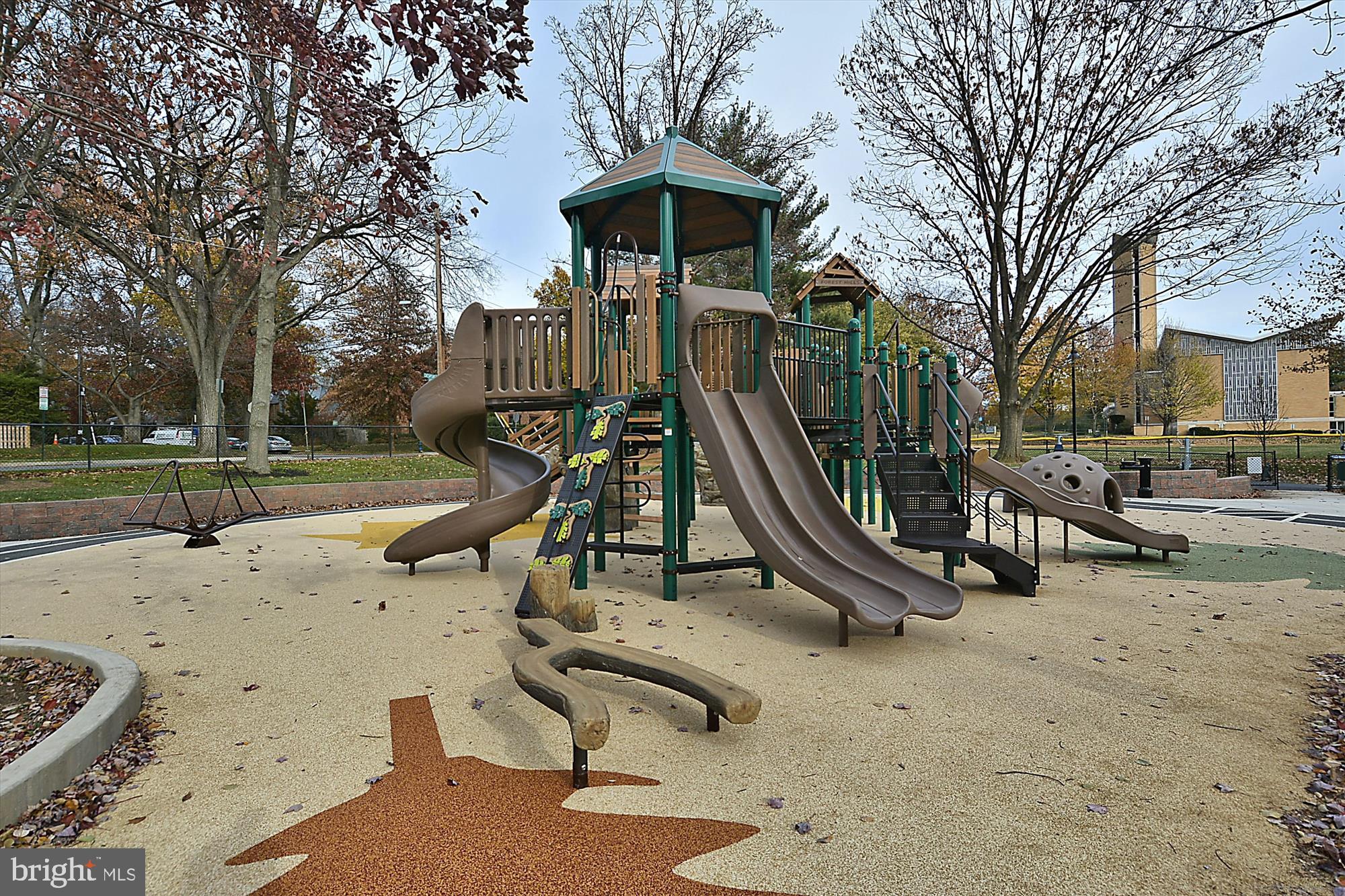 3601 Wisconsin Avenue Northwest, Unit 111 Washington, DC 20016 - Photo 55 of 82 a park with slide in the house