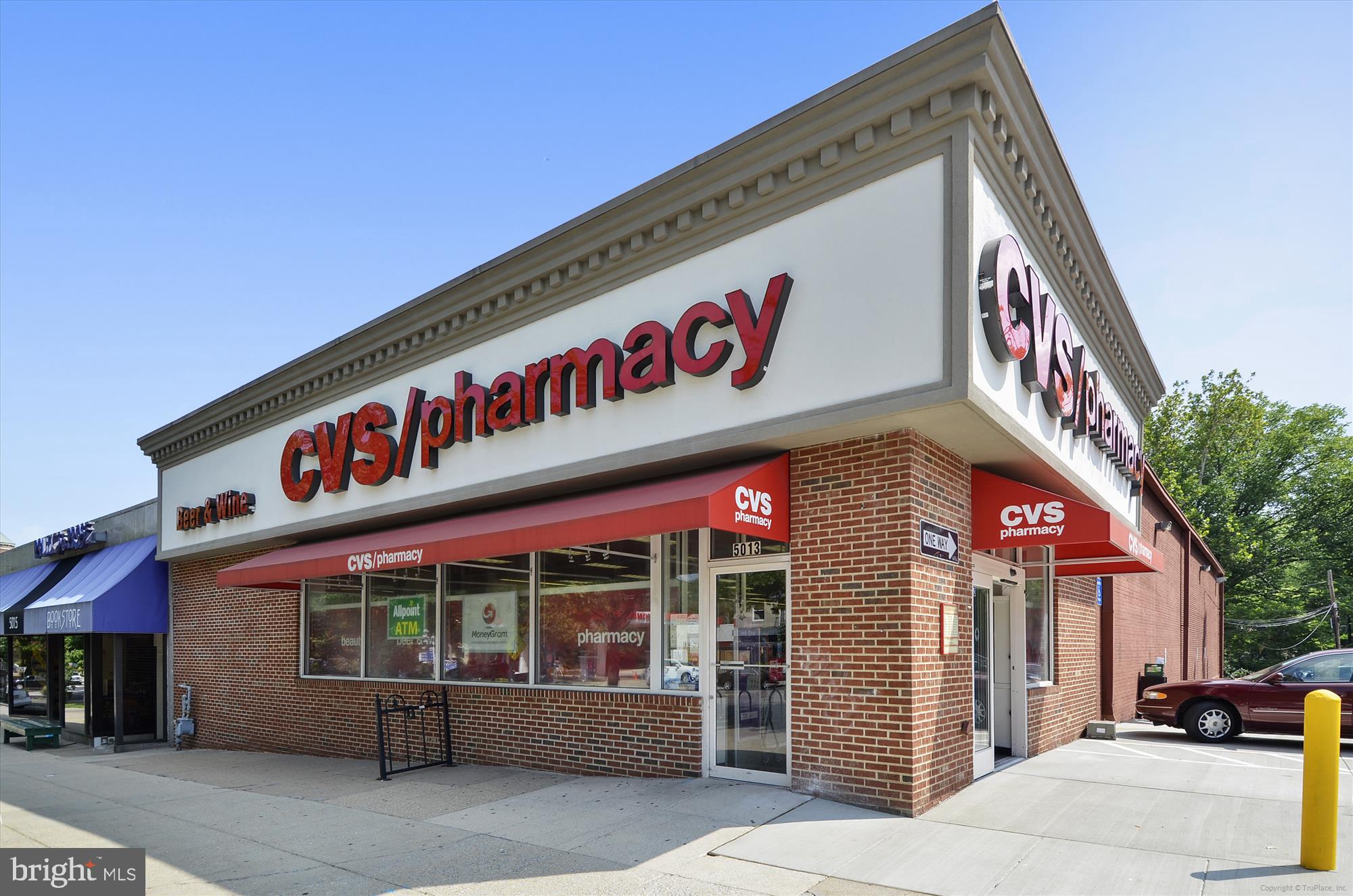3601 Wisconsin Avenue Northwest, Unit 111 Washington, DC 20016 - Photo 78 of 82 a front view of a building with entrance
