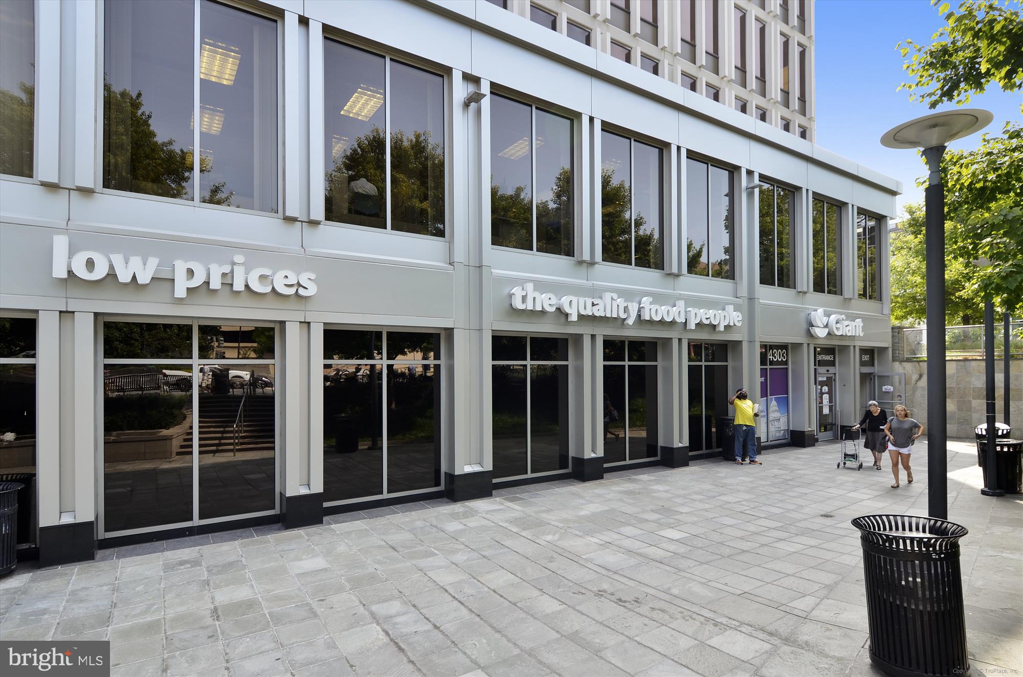 3601 Wisconsin Avenue Northwest, Unit 111 Washington, DC 20016 - Photo 80 of 82 a view of a building with the entrance gate
