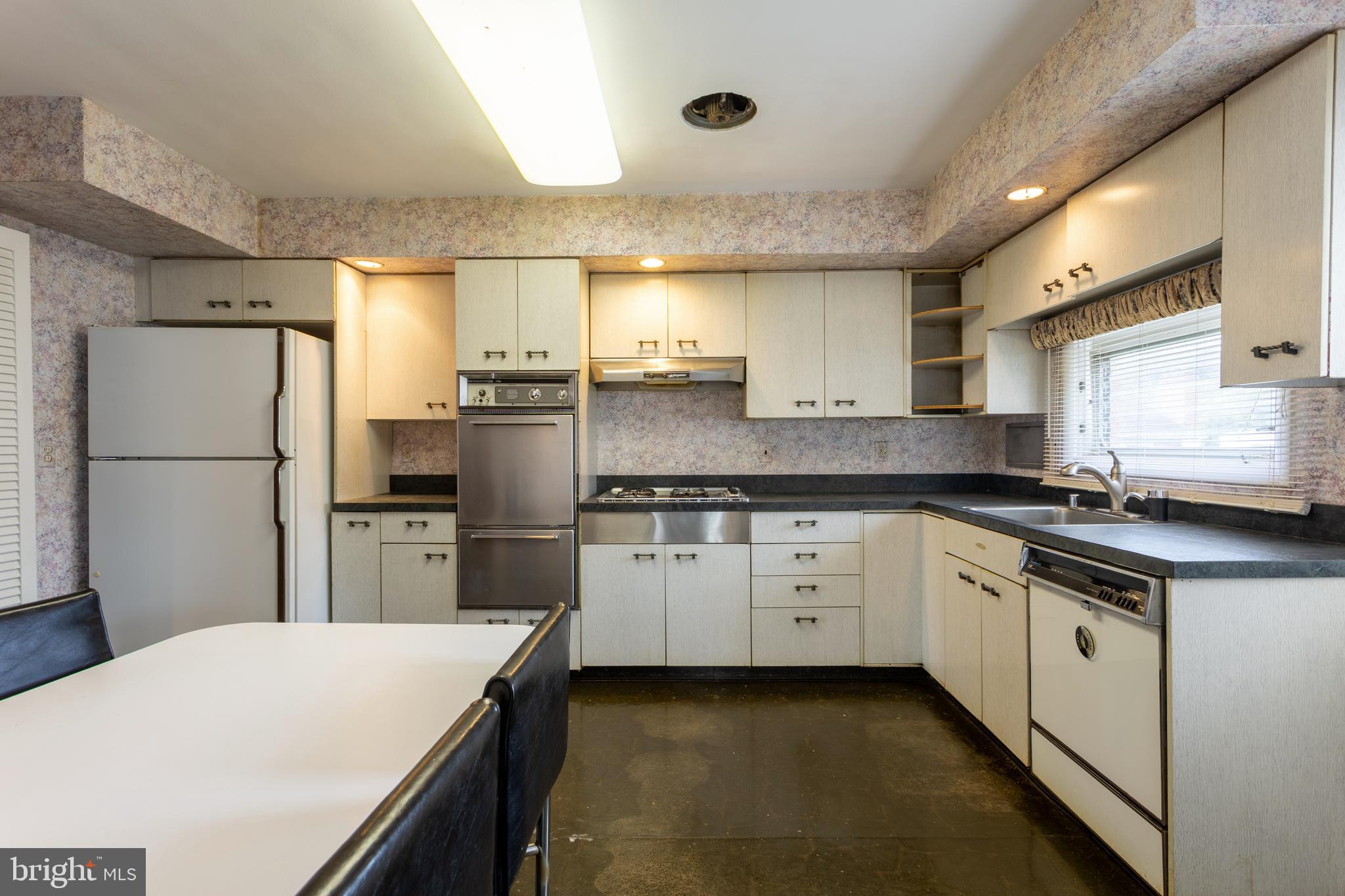 2509 Hal Circle Baltimore, MD 21209 - Photo 20 of 44